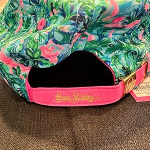 New with tags - Lilly Pulitzer Run Around Hat in Blue Horizon Par Fection.